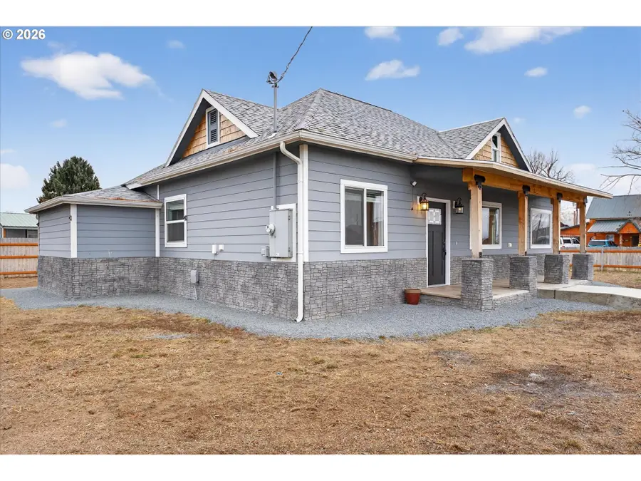 1545 3rd St, Haines, OR 97833 - Image #2