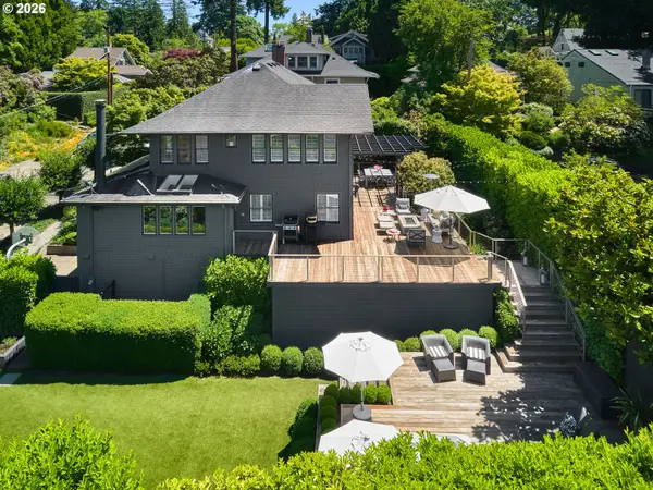2768 SW Fern St, Portland, OR 97201
