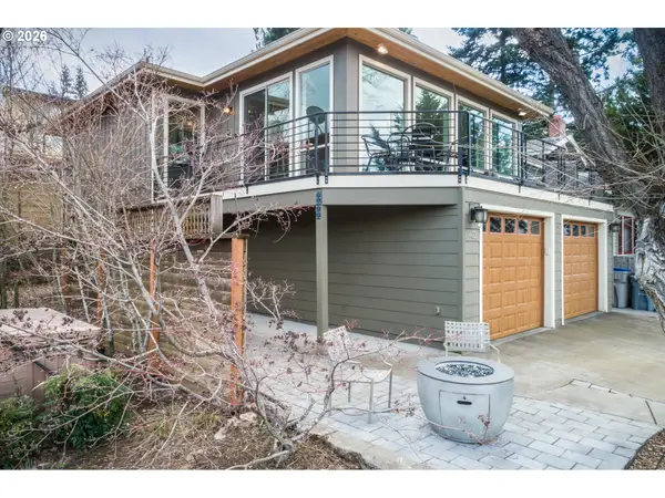 402 Bluff Rd, HoodRiver, OR 97031