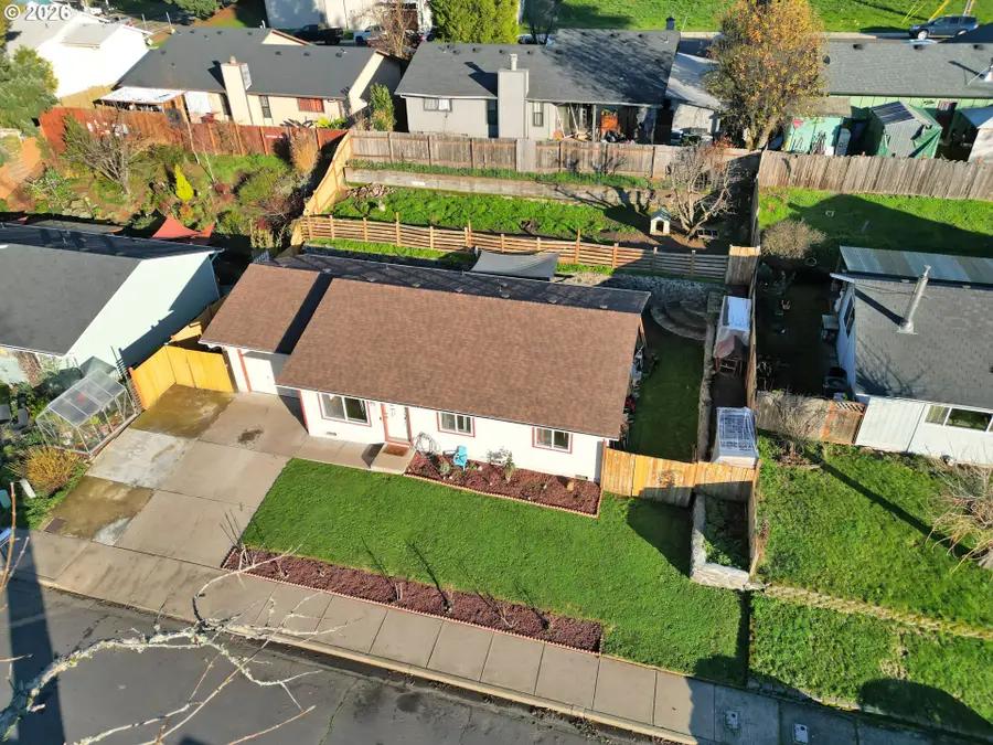 1336 S 7th St, Cottage Grove, OR 97424 - #3