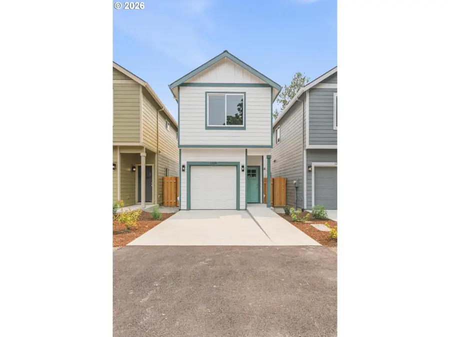 1228 SE 151 St Ave, Portland, OR 97233 - #2