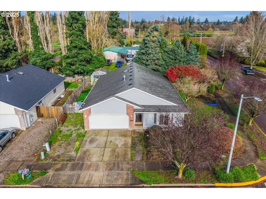 2367 Dorsey Dr, Hubbard, OR 97032 - Image #3