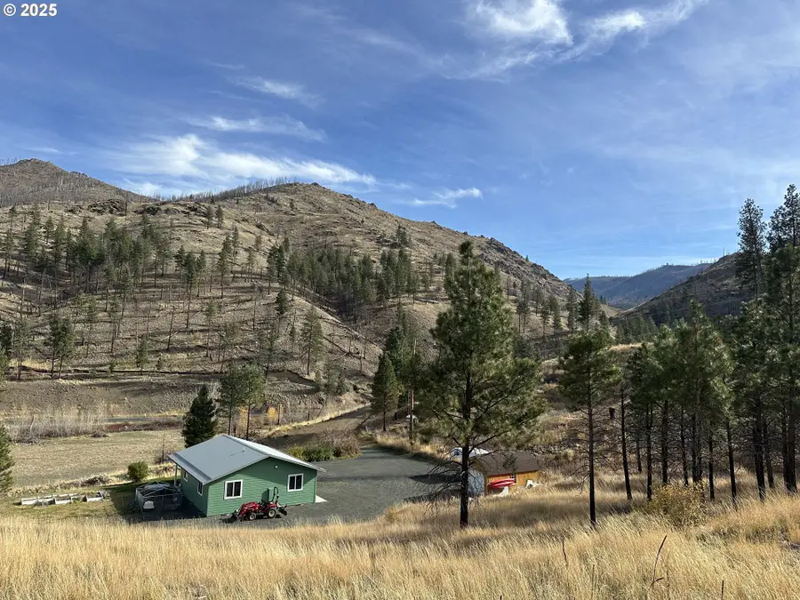 24826 S Hwy 395, Canyoncity, OR 97820 - Image #2