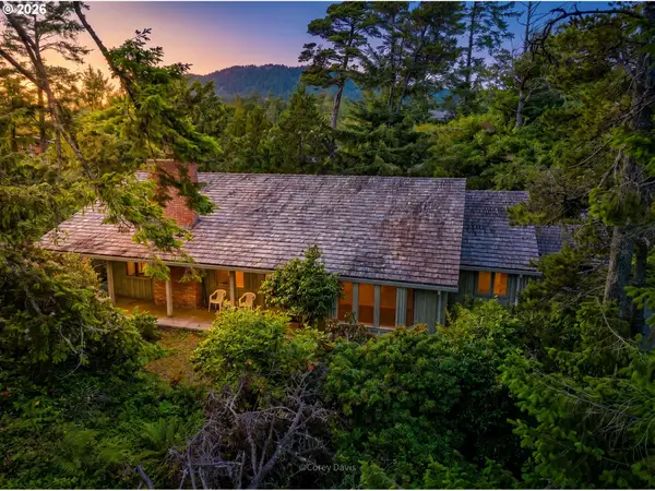 141 Manzanita Ave, Manzanita, OR 97130
