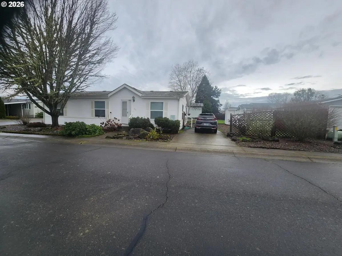 204 Trout Loop, Roseburg, OR 97471 - #1