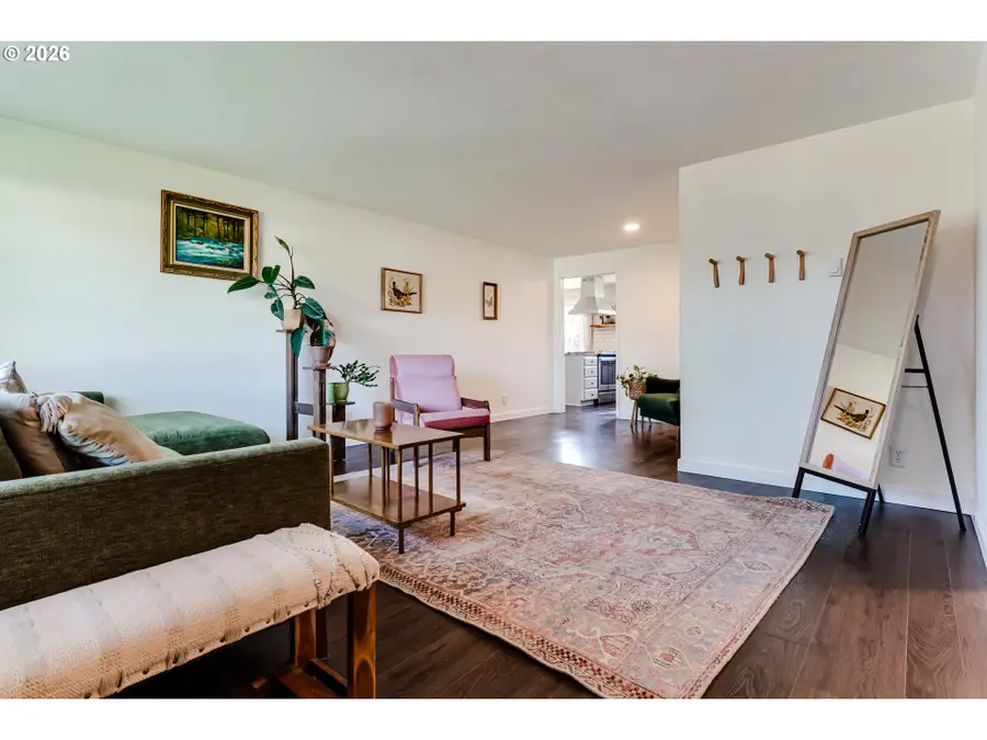 3958 Pam St, Eugene, OR 97402 - #3