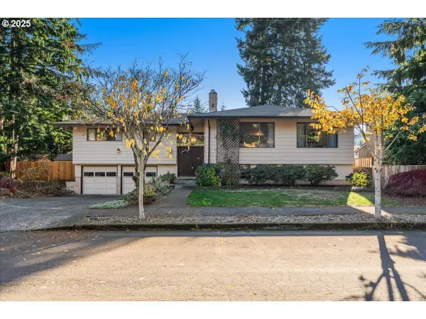 15120 SE Franklin St, Portland, OR 97236