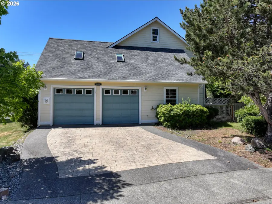 7001 Welch Ct, Brookings, OR 97415 - #2
