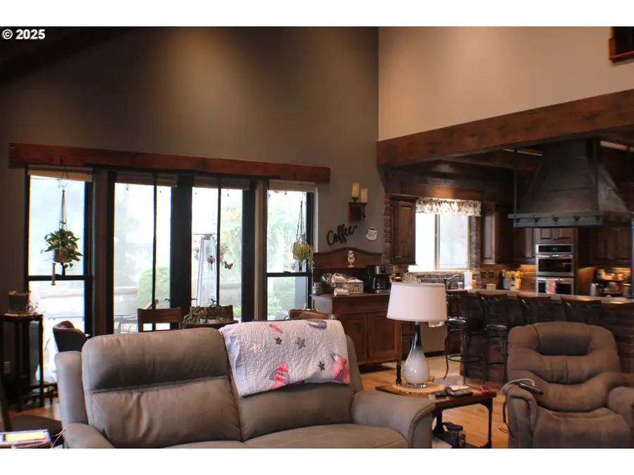 650 Southridge Way, Roseburg, OR 97470 - Image #3