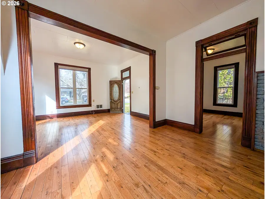 1609 6th St, La Grande, OR 97850 - #3