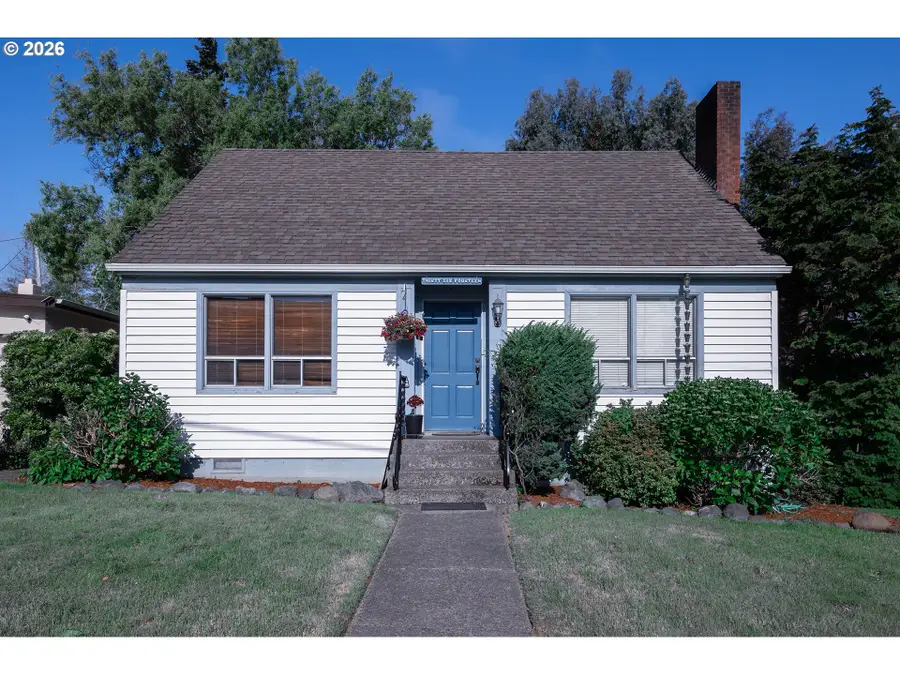 3614 Sherman Ave, North Bend, OR 97459 - #2