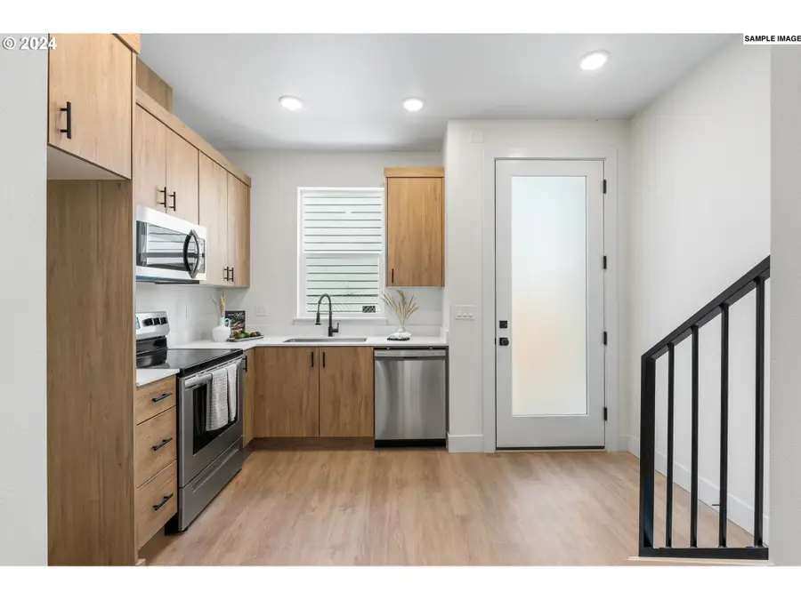 6649 N Fessenden St, Portland, OR 97203 - #2
