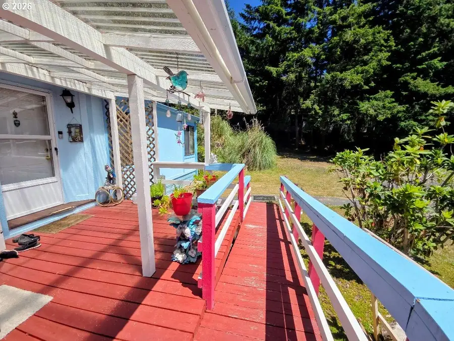 1050 N Cedar Point Rd #D4, Coquille, OR 97423 - #3