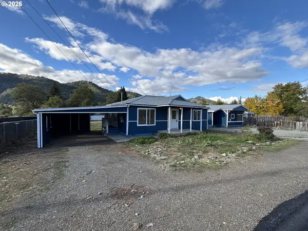 1021 Hill St, MyrtleCreek, OR 97457