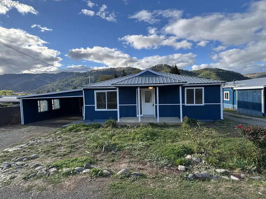 1021 Hill St, Tri City, OR 97457 - #3