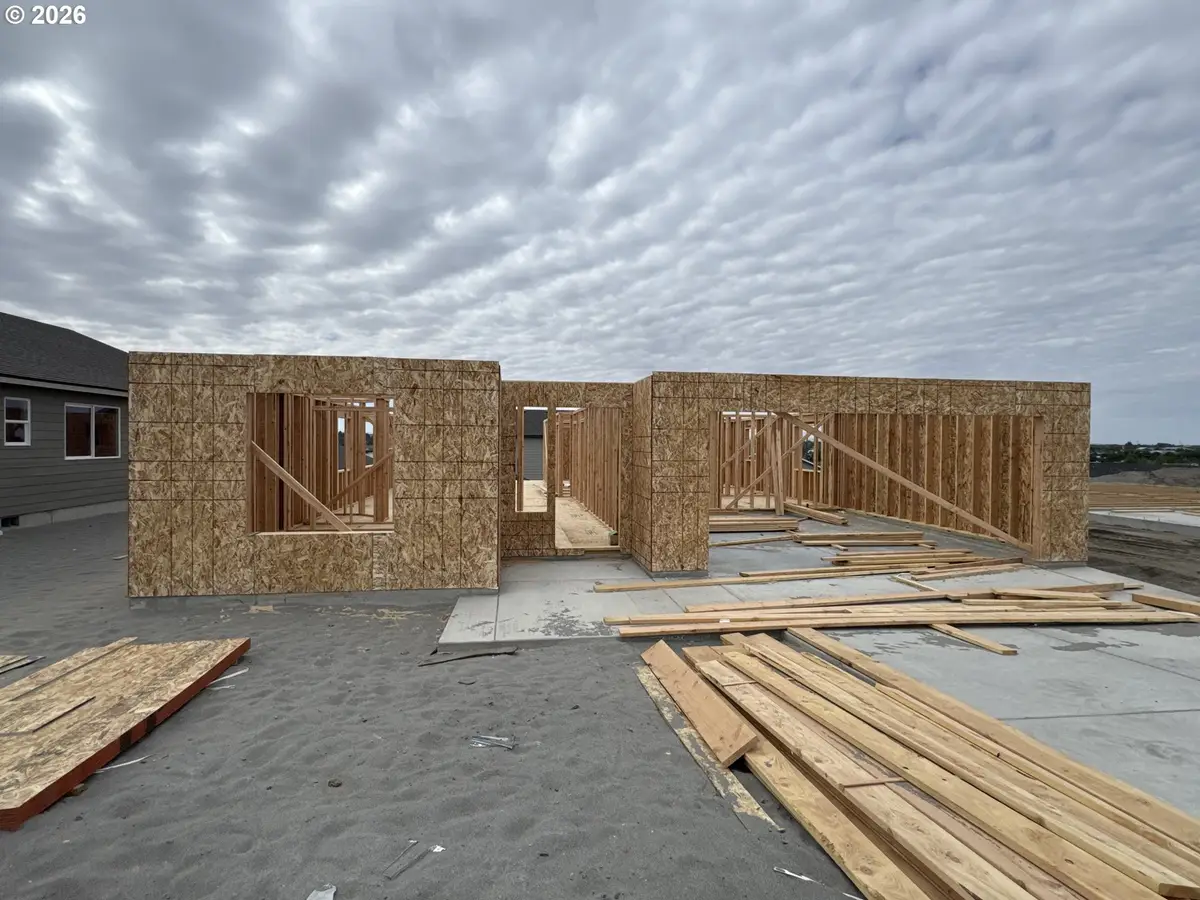 850 E Kinsley Ave, Hermiston, OR 97838 - #1