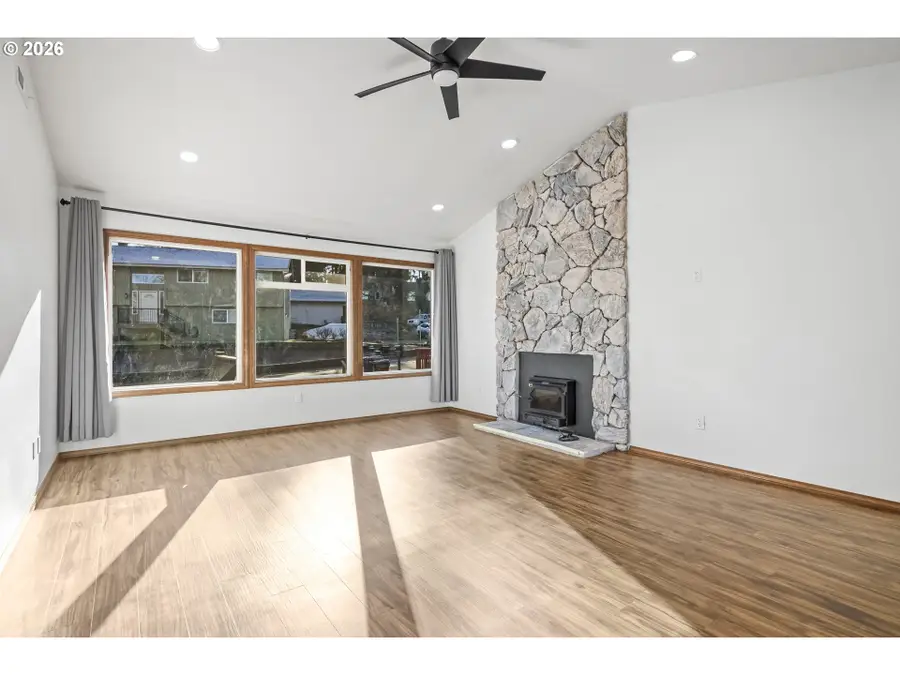 13445 Applegate Ter, Oregon City, OR 97045 - Image #2