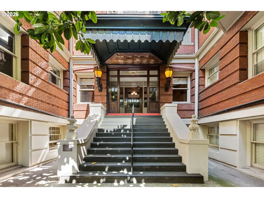 2083 NW Johnson St #21, Portland, OR 97209 - #3