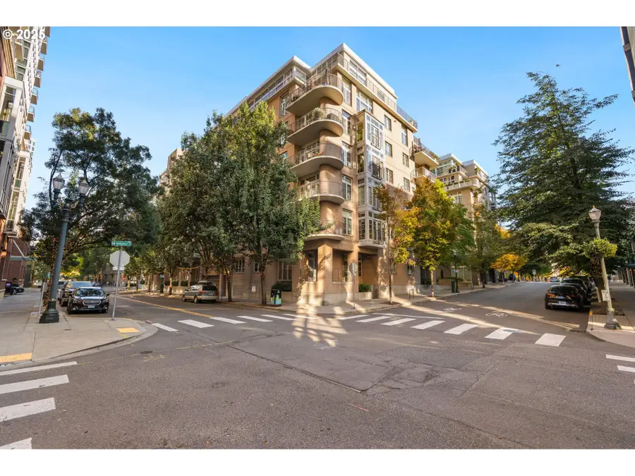 1130 NW 12th Ave #214, Portland, OR 97209 - Image #3