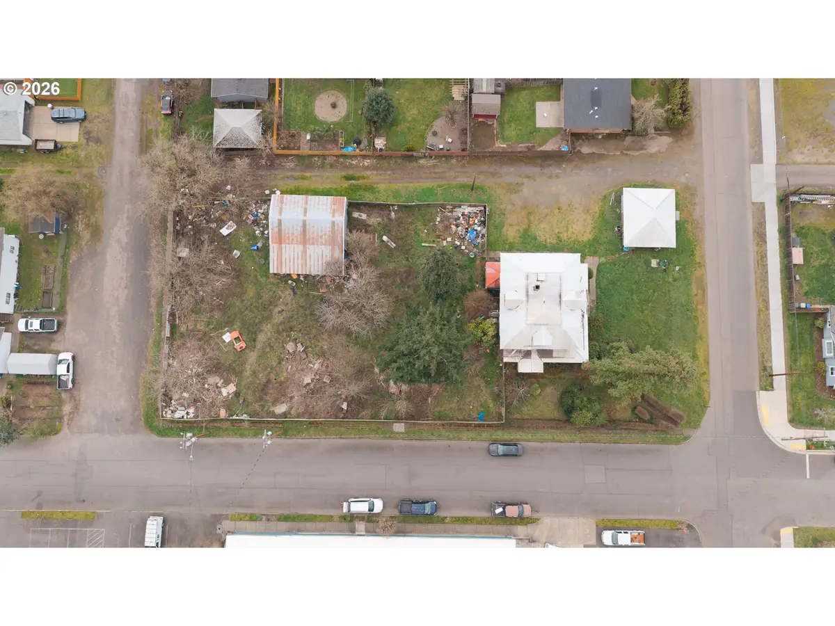 122 S 12th Ave, Cornelius, OR 97113 - #1