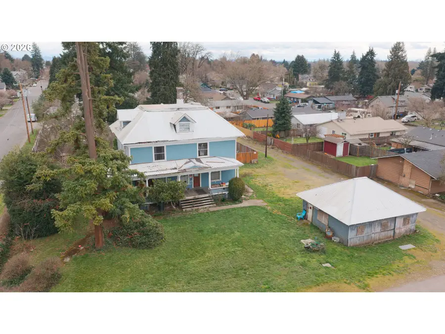 122 S 12th Ave, Cornelius, OR 97113 - #3