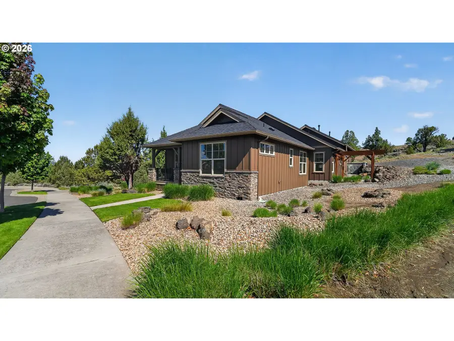 1202 SE Yarrow Ave, Madras, OR 97741 - #3