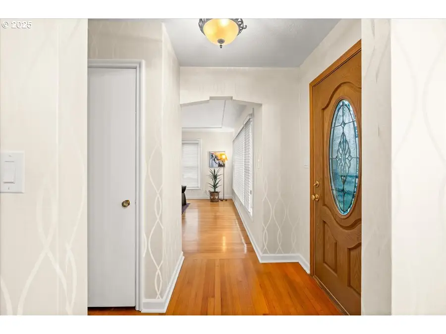 1805 NE Saratoga St, Portland, OR 97211 - Image #3