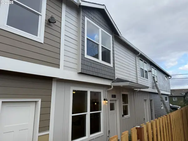 117 E Jersey St, Gladstone, OR 97027