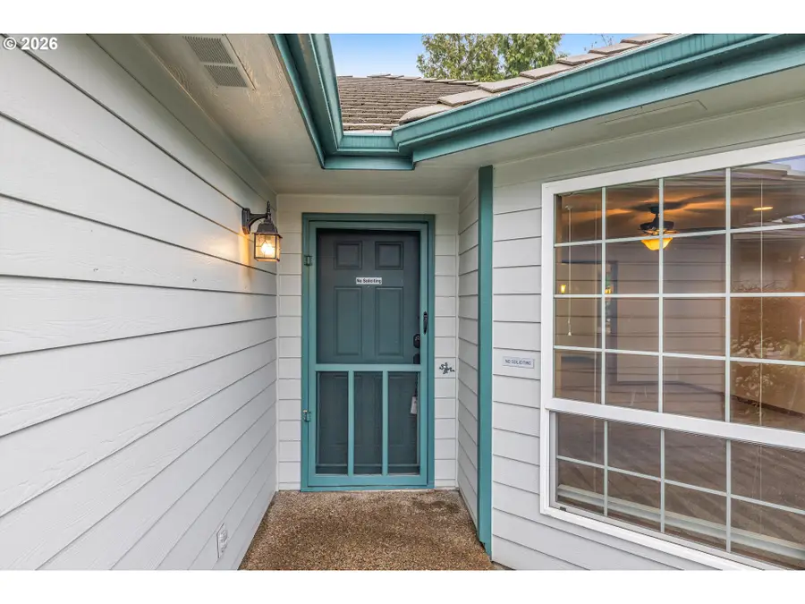 387 NE 15th Ct, Hillsboro, OR 97124 - Image #2