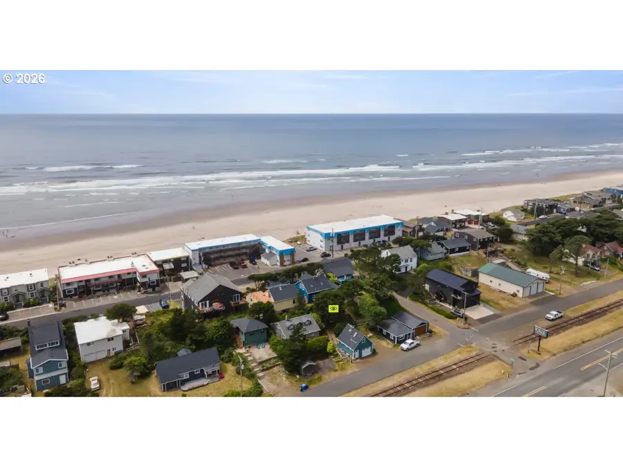 553 N Miller St, Rockaway Beach, OR 97136 - #2