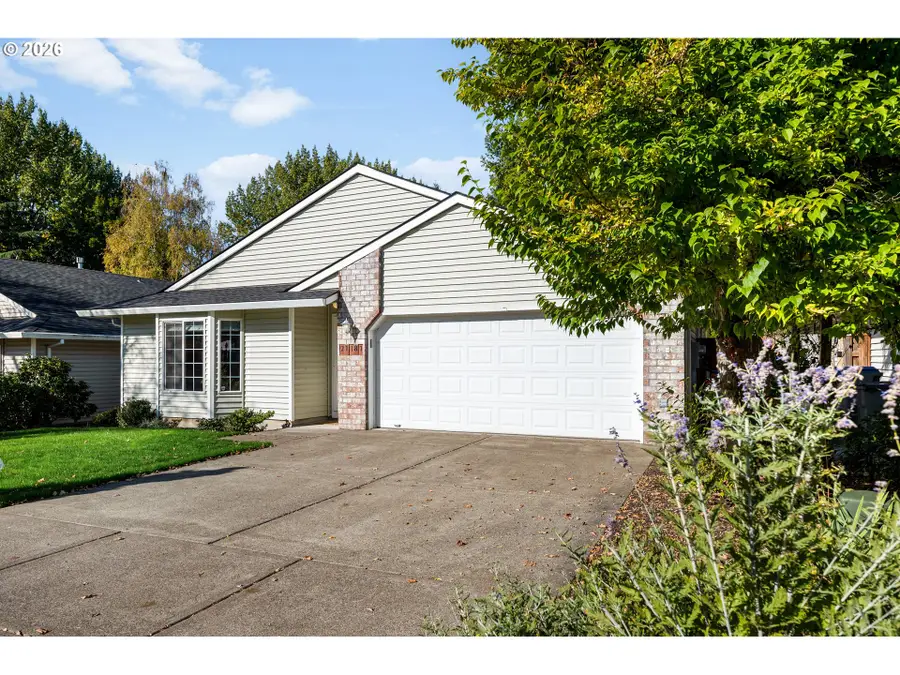 21181 SW Houston Dr, Sherwood, OR 97140 - #3