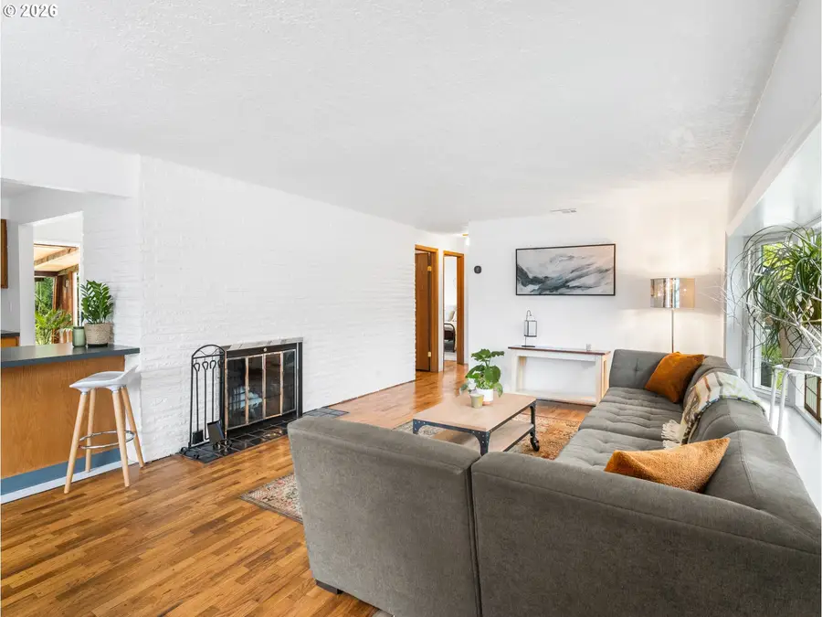 321 SE 108th Ave, Portland, OR 97216 - #3