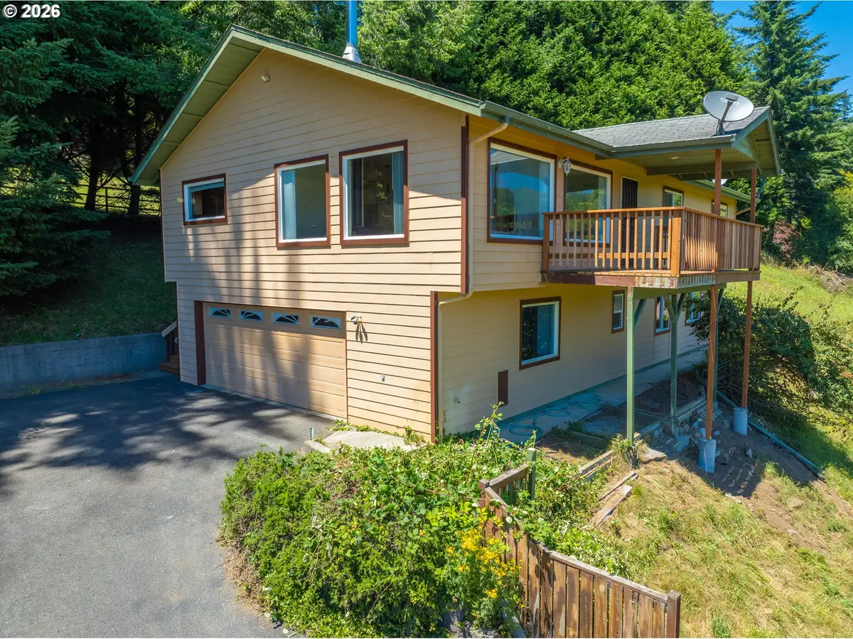 16708 Thompson Rd, Brookings, OR 97415 - #1