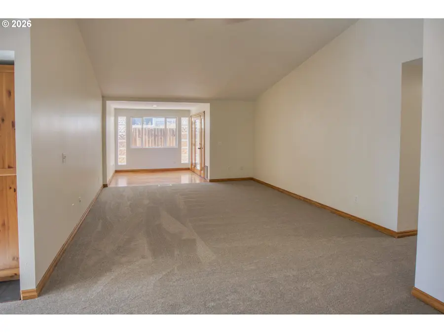 102 NW Manly St, White Salmon, WA 98672 - #3