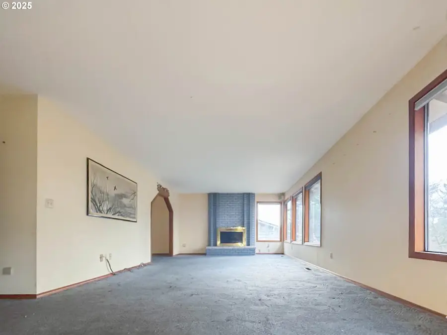 10588 SE 96th Ave, Northwest Clackamas, OR 97086 - Image #2