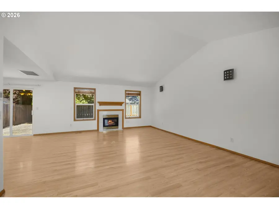 129 NE Lenox St, Hillsboro, OR 97124 - #3