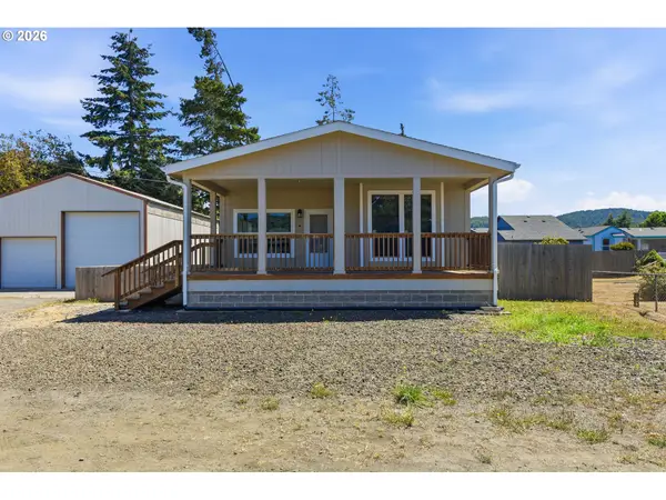 1565 N Lake Rd, Lakeside, OR 97449