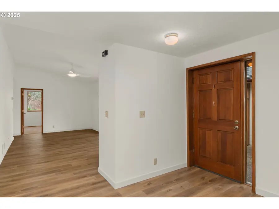 2634 SW Mitchell Ct, Portland, OR 97239 - Image #2