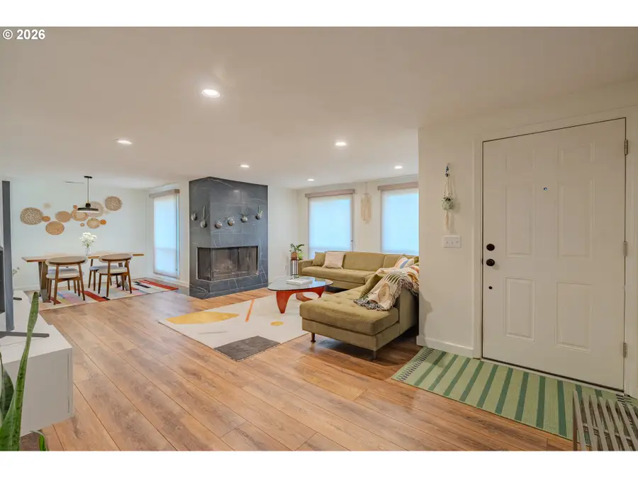 1009 SE Olympia Dr, Vancouver, WA 98683 - Image #2