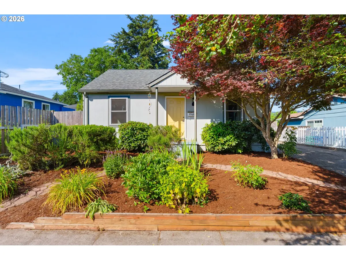 9568 N Ivanhoe St, Portland, OR 97203 - #1