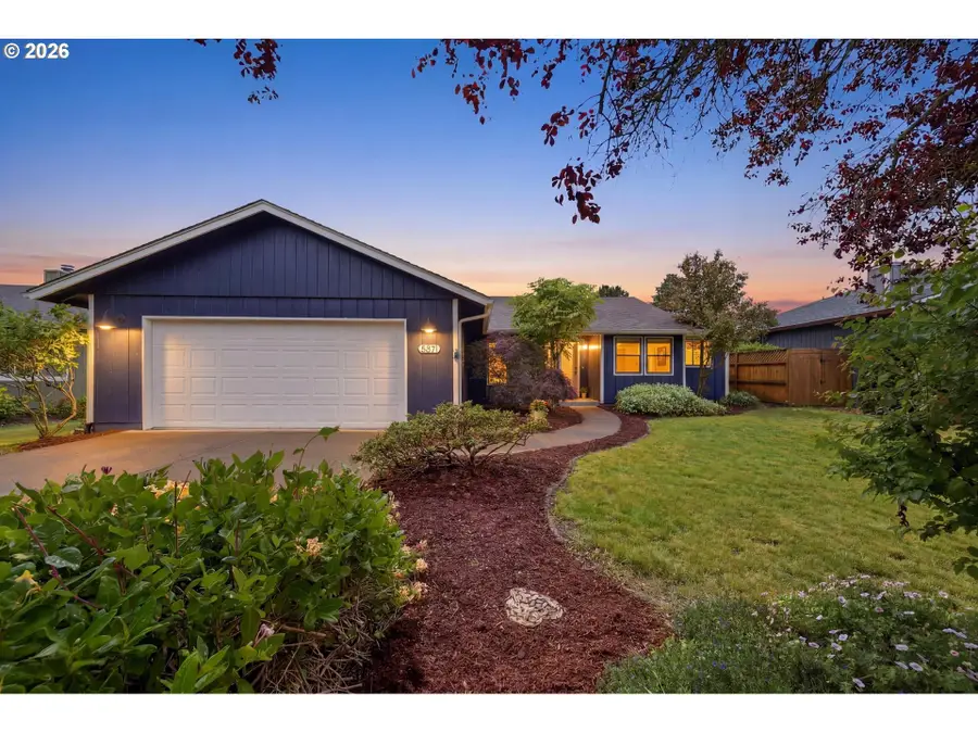 5321 Oriole Dr, Longview, WA 98632 - #3