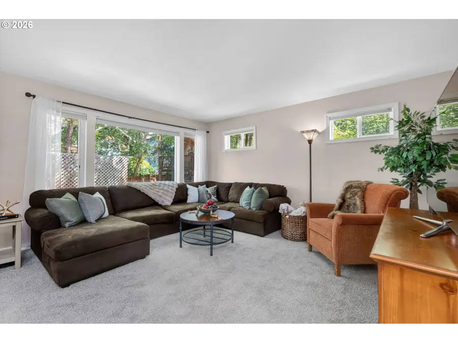 2669 Augusta St, Eugene, OR 97403 - #3