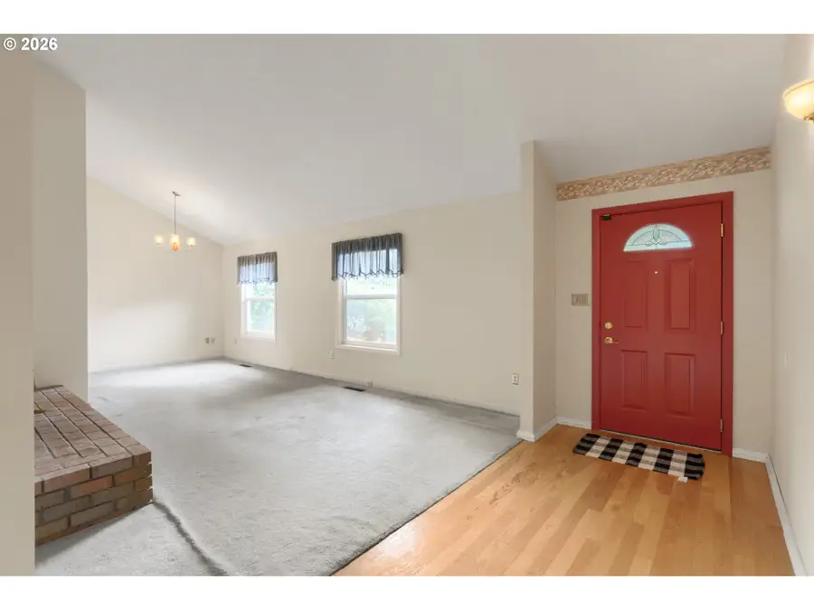 826 NE Hood St, Hillsboro, OR 97124 - #3