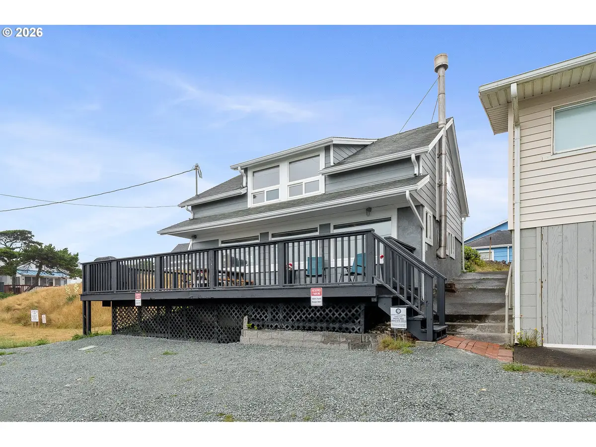 1420 N Pacific Ln, Rockaway Beach, OR 97136 - #1