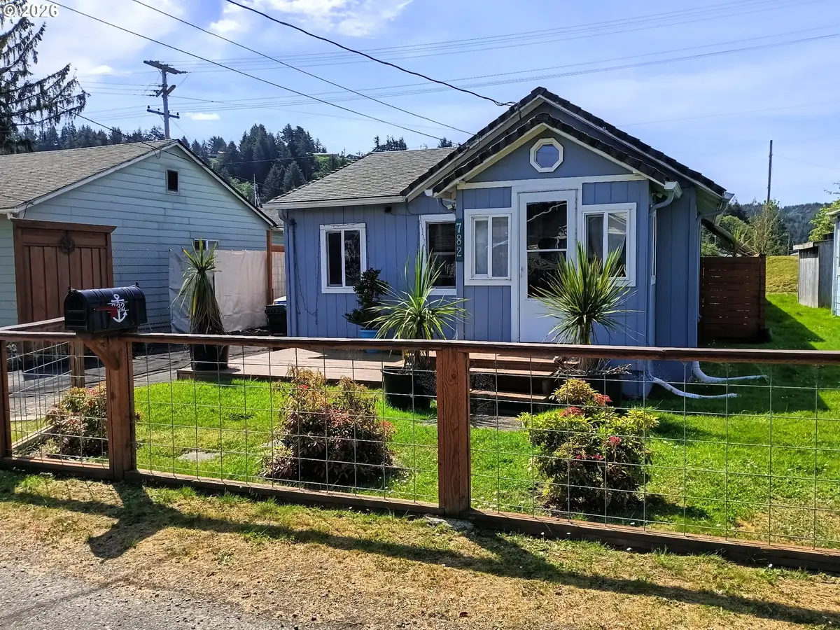 782 Laurel Ave, Reedsport, OR 97467 - #1