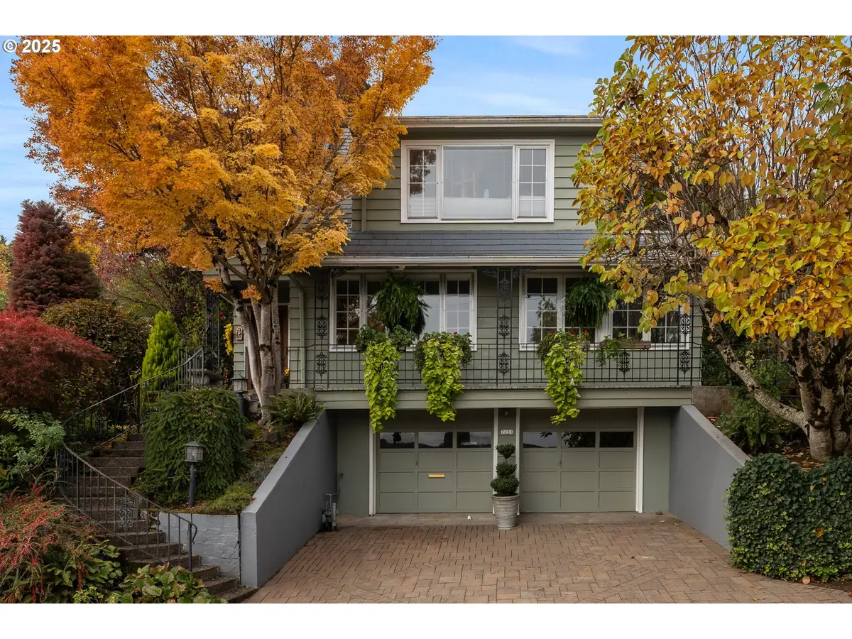 7231 S Laview Dr, Portland, OR 97219 - Image #1