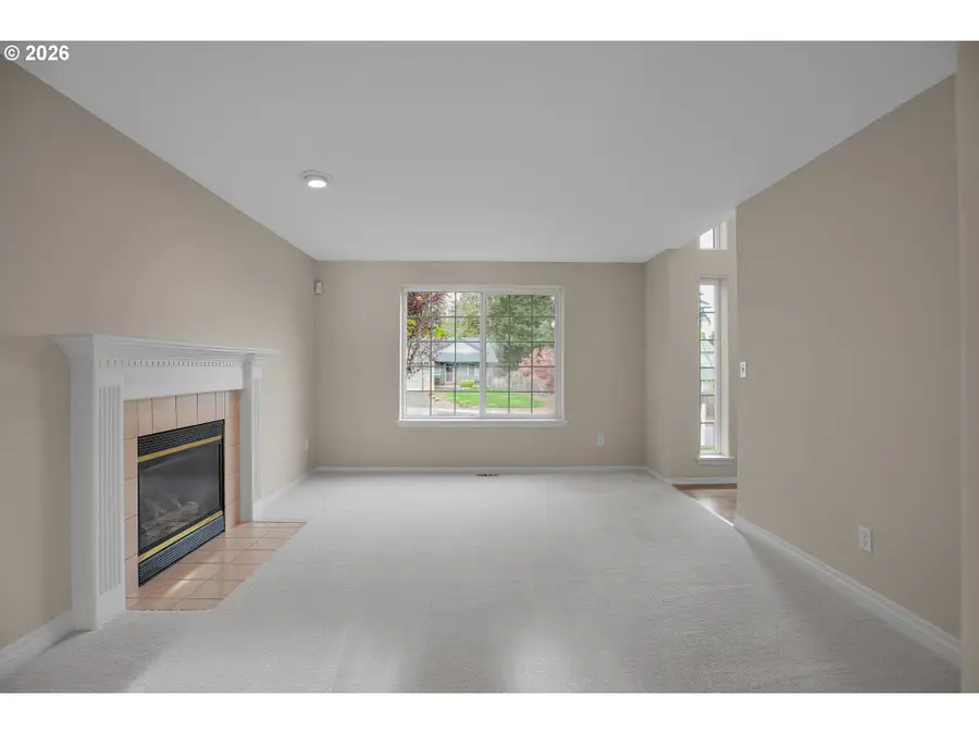 20040 Torrey Pines Dr, Oregon City, OR 97045 - #3