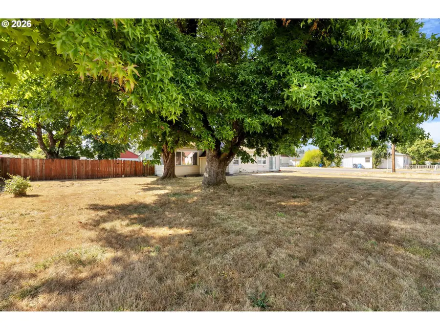 408 S Parkway Ave, Battle Ground, WA 98604 - #3