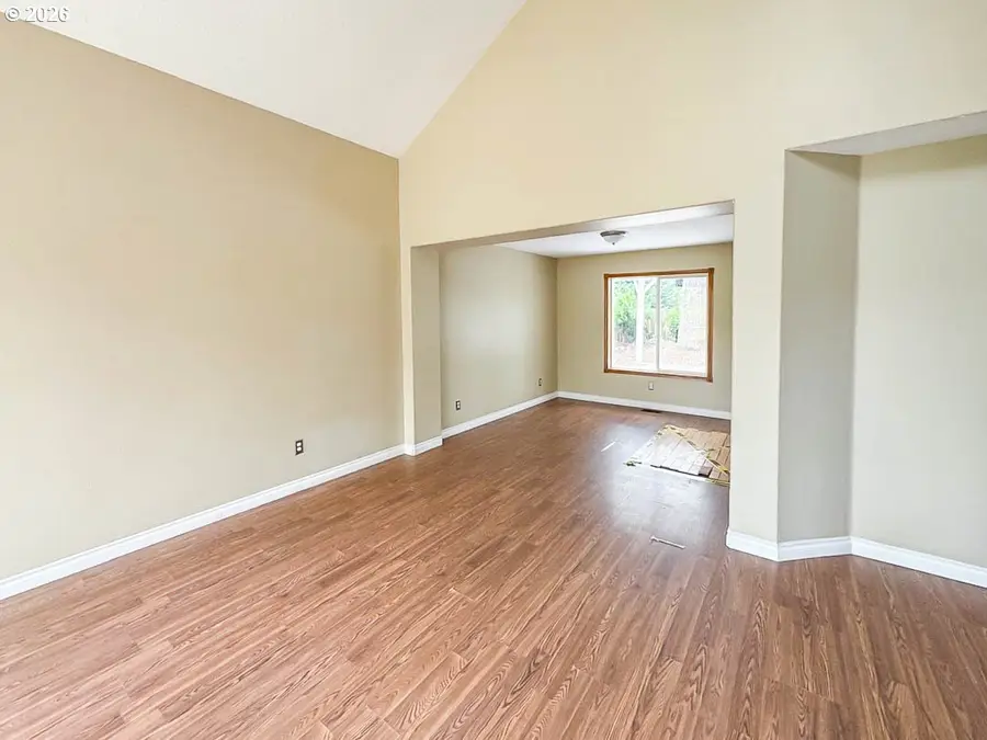 13417 Squire Dr, Oregon City, OR 97045 - #3
