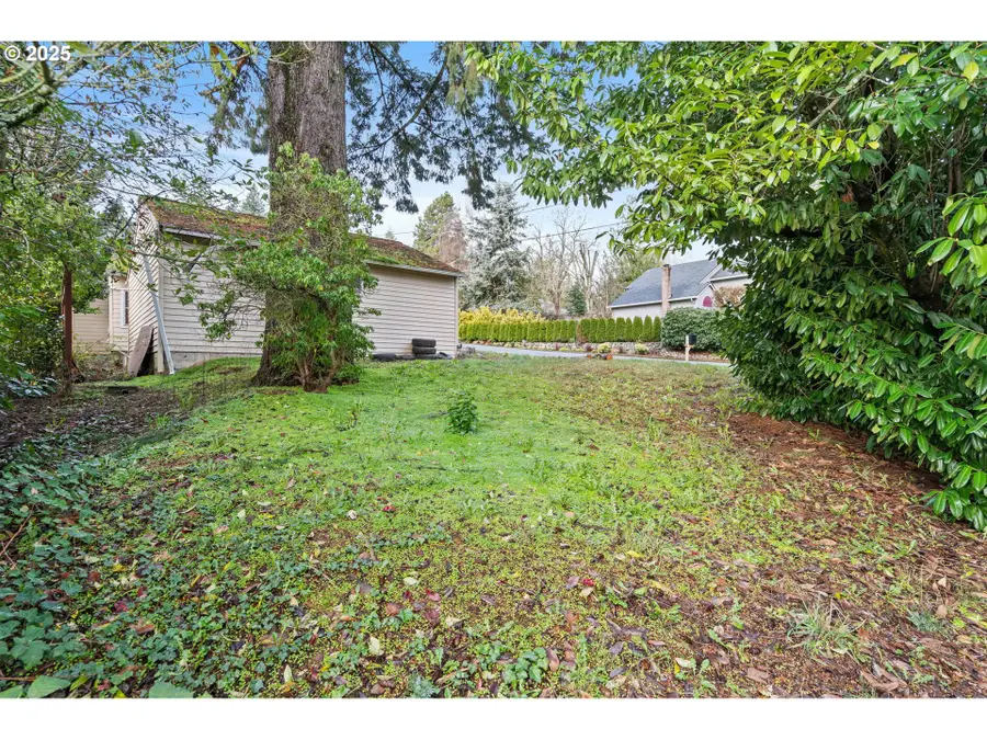 1375 SW Taylors Ferry Rd, Portland, OR 97219 - Image #3